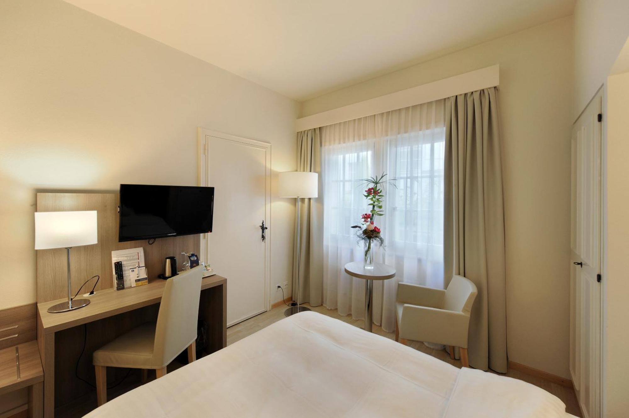 Economy Double Room,1280237128:JPEG